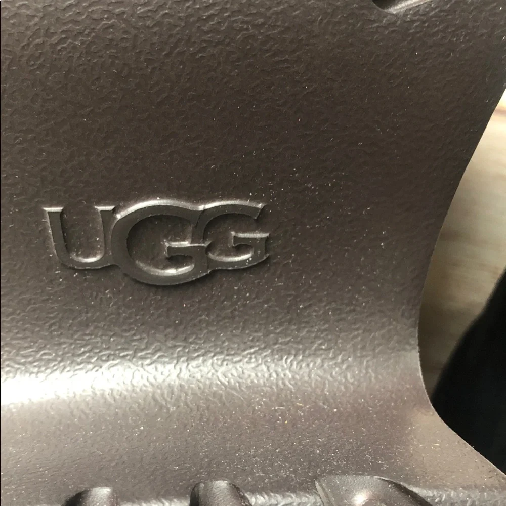 NWOT UGG Women's‎ Classic Ultra Mini New Heights Boots in Black and Brown